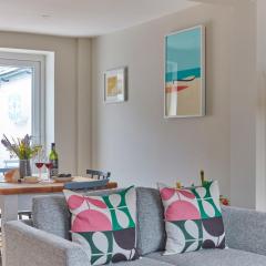 Sunbeam Cottage by Coaste