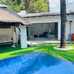 Cozy home with a pool,garden and small Lapa, 2 Bed