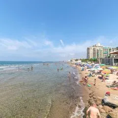 Gorgeous Apartment In Follonica