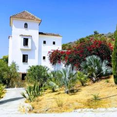 Castle Tower apartment in rural holiday park 'Bernard'