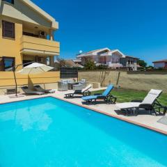 Villa vacanze con piscina privata (IUN Q6893)