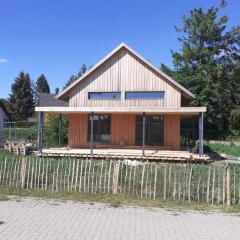 gemütliches Holzhaus am See