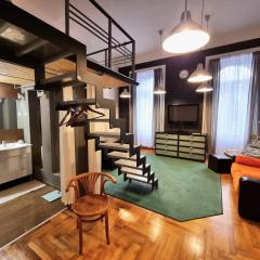 Z Loft Central Apartment-1 BR- Downtown