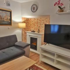 Holiday Place Veli Dvor - vacation house with private garden in old town Punat