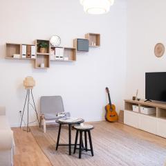 Scandi Custom 2-BDR Apartment