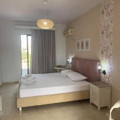 Yianna Apartments