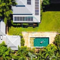 Zenhouse: 6-BR Balinese Tropical Oasis in Nightcliff Central