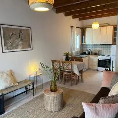 Perdika's Nest, family friendly house by the sea