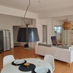 Avatara B condominium Family room B25