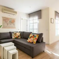 Azahar Metropol Parasol, parking gratis para coches medianos