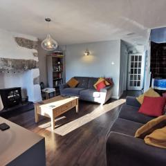 No 8 Snowdonia. 3 Bedroom, sleeps 5. Pets accepted