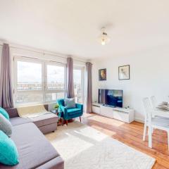 Apartment near to Tower Bridge with Free Parking & view of the Shard