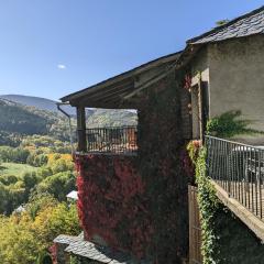 Atalaya - Montserrat Figueras - Gîte pour 8 personnes - 4 chambres en suite - Piscine