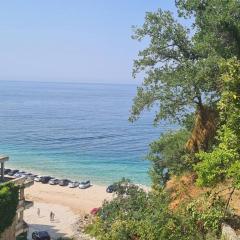 Lovely studio apartment on Montenegro Beach Side