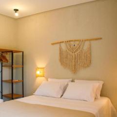 Casa Miracles - Villa Piatã Duplex 150m reto até a praia