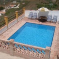 House 6 Bedrooms with Pool and WiFi 8798