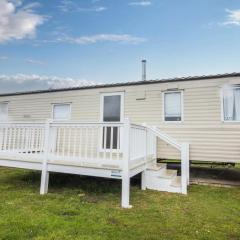 3 Bed, 8 Berth Caravan For Hire At St Osyth Park Near Clacton-on-sea Ref 28039cw