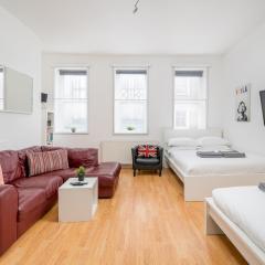 Soho Apartment Sleeps 4, Covent Garden & Leicester Square