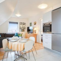 LOVELY TOP FLOOR Apart COPENHAGEN NEAR AIRPORT, METRO AND THE BEACH