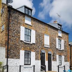 Sandpiper Cottage By The Sea. Broadstairs.