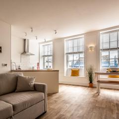 Pass the Keys Stylish and bright City Centre apartment