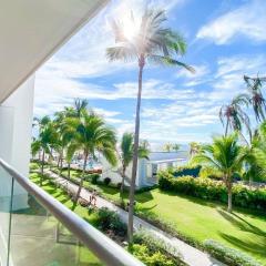 Large Beach Front 2bed/2bath Condo: Save $50+/nt!