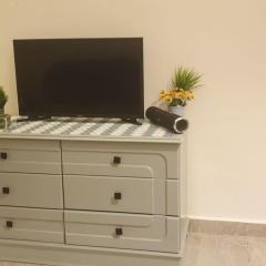 Newly renovated cozy studio 2 min 2 SEA