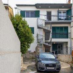 Apartments with parking space Sibenik - 21075