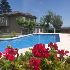 Catalunya Casas Close to Salou and just steps from the village!