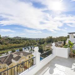 Sunny 3BDR penthouse @Benahavis golf area