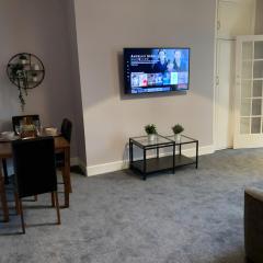 Heaton-Beautiful 3 Double Bedrooms Sleeps 6 Free Parking and Wifi