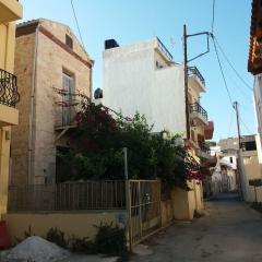 Stone House with loft in Heraklion historical centre