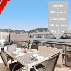 XXL 2 beds with XXL terrace next to Martinez Hotel