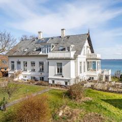Beautiful Home In Hellebk With House Sea View