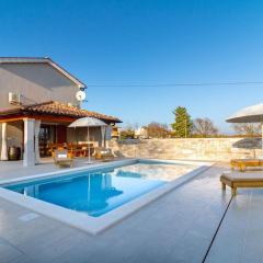 Villa NIMA - Holiday house with private pool