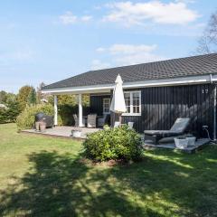 Authentic Holiday Home Close To The Beach