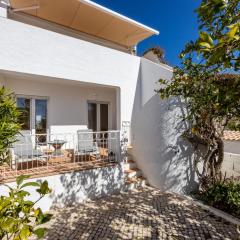 CoolHouses Algarve Luz, 3 Bed townhouse, lovely sea views, village centre, Casa Limoeiro 54LBC
