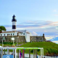 Apartamento completo em frente ao Farol da Barra