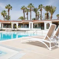 THE CLUB - Accommodation - Dining - Events