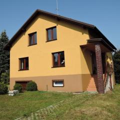 Big holiday home in a quiet location in Kolczewo