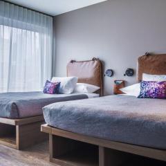 Moxy Chicago Downtown