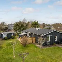 3 Bedroom Beautiful Home In Hals