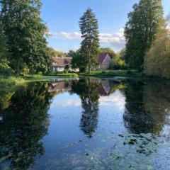 Katen am Schwanenteich - Graue Kate