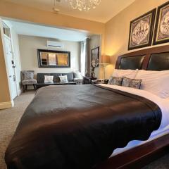 Historic Branson Hotel - Haven Suite with Queen Bed - Downtown - FREE TICKETS INCLUDED
