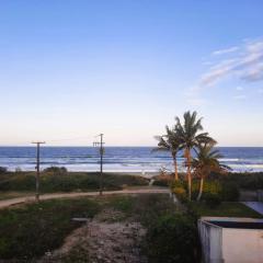 Apartamento Excelente Pé na Areia
