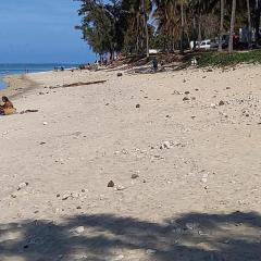 beau studio proximité plage