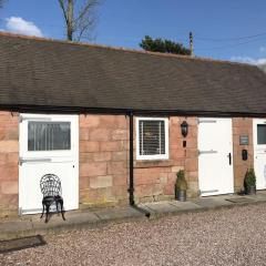 1 Bed Charming Peak District Cottage Barn Near Alton Towers, Polar Bears, Chatsworth House