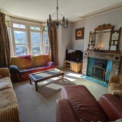 5BR townhouse Arnos Court Villa Bristol w parking