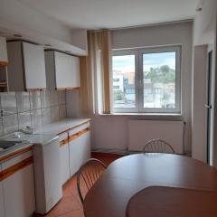 Spacious 4 rooms downtown apartment in Pitesti