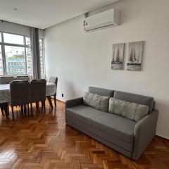 Belíssimo apartamento com vista para a praia de Copacabana e cristo